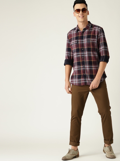 

United Colors of Benetton Men Burgundy & Navy Blue Slim Fit Checked Casual Shirt