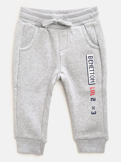 

United Colors of Benetton Boys Grey Melange Solid Joggers with Printed Detail