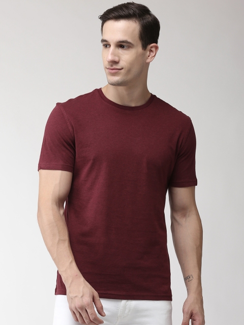 

Marks & Spencer Men Burgundy Solid Round Neck T-shirt