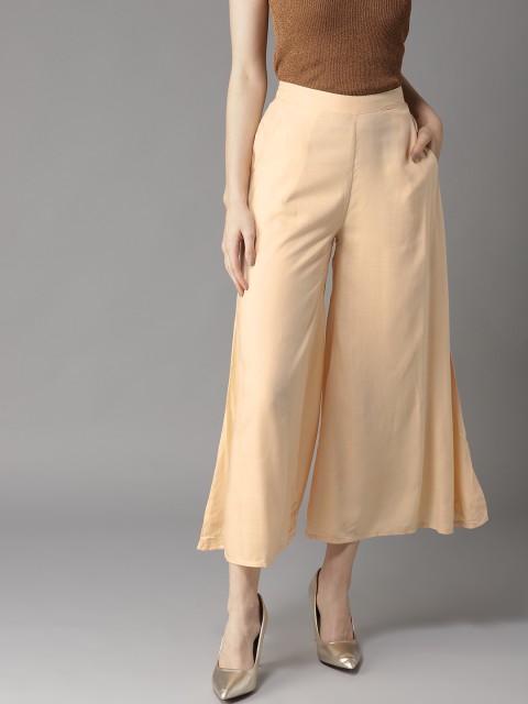 

HERE&NOW Women Cream-Coloured Solid Wide Leg Cropped Palazzos