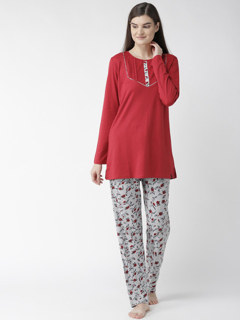 

MADAME M SECRET Women Maroon & Grey Melange Solid Night Suit