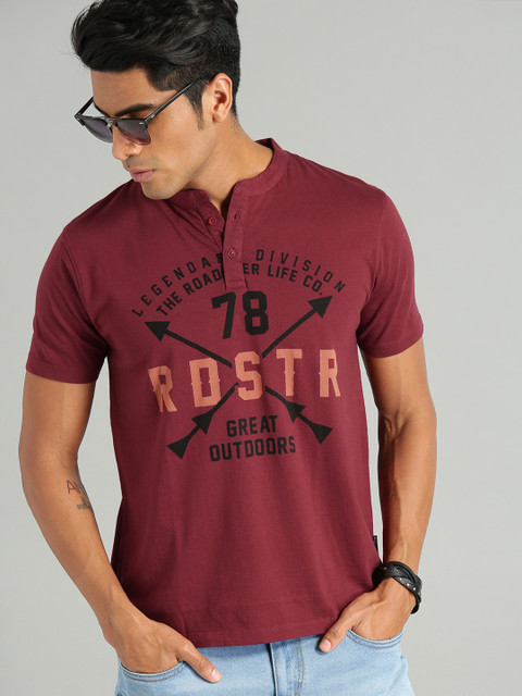 

Roadster Men Maroon Printed Mandarin Collar T-shirt