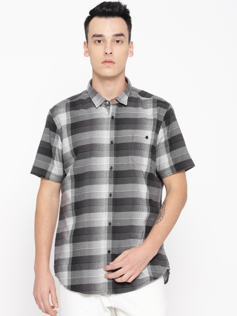 

Blackberrys Men Grey & White Slim Fit Checked Casual Shirt