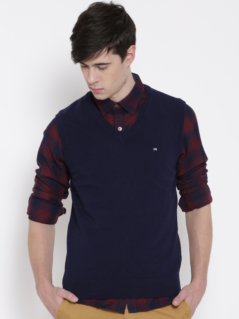 

Arrow Sport Men Navy Solid Sleeveless Sweater, Navy blue