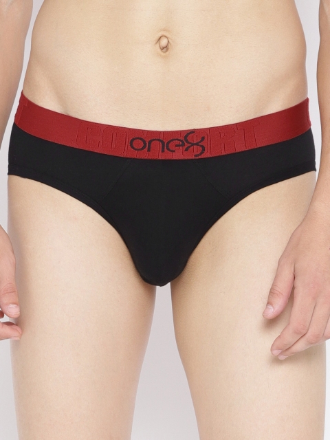 

one8 by Virat Kohli Men Black Solid Briefs 104