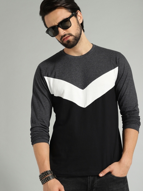 

Roadster Men Black & Charcoal Grey Melange Colourblocked Round Neck T-shirt