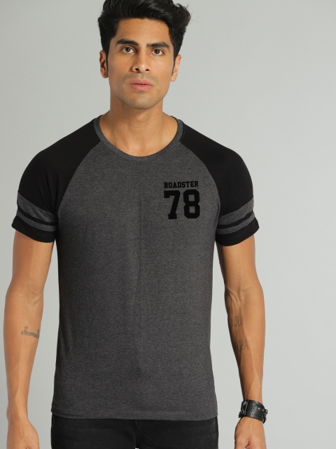 

Roadster Men Charcoal Grey Solid Round Neck T-shirt