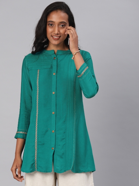 

Kvsfab Women Green Embroidered Straight Kurti