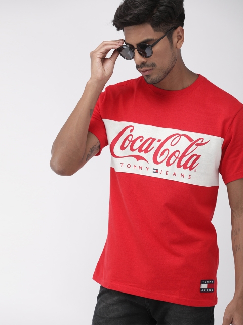 

Tommy Hilfiger Men Red Printed Round Neck Pure Cotton T-shirt