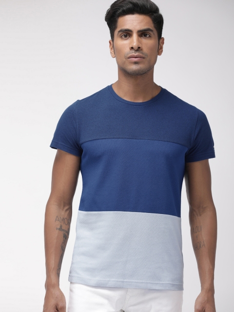 

Tommy Hilfiger Men Blue Colourblocked Round Neck T-shirt