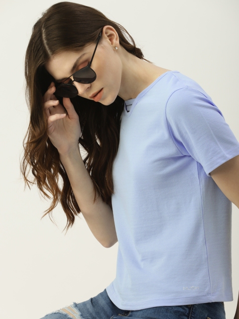 

NUSH Women Blue Solid V-Neck T-shirt
