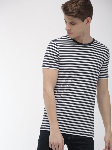 

Tommy Hilfiger Men Navy Blue Striped Slim Fit Round Neck T-shirt