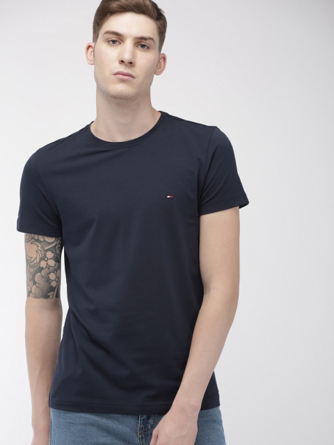 

Tommy Hilfiger Men Navy Blue Solid Slim Fit Round Neck T-shirt