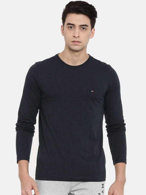 

Tommy Hilfiger Men Navy Blue Solid Round Neck T-shirt