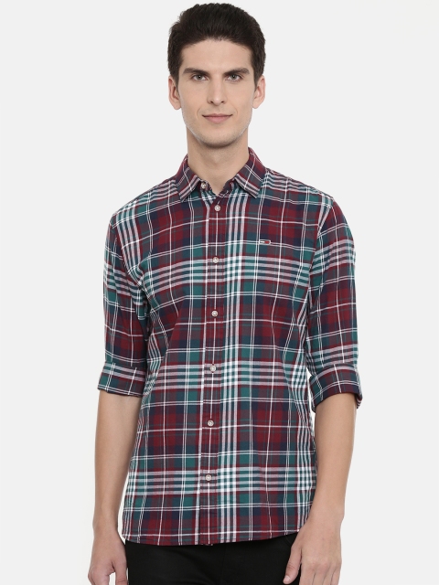 

Tommy Hilfiger Men Maroon & Green Regular Fit Checked Casual Shirt