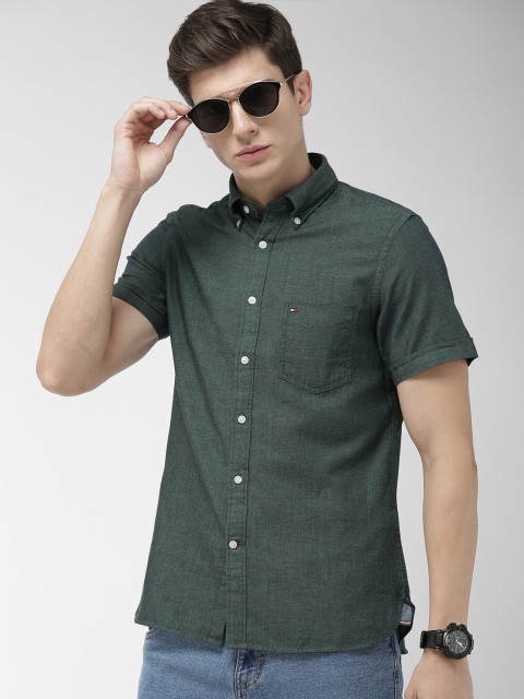 

Tommy Hilfiger Men Green Slim Fit Solid Casual Shirt