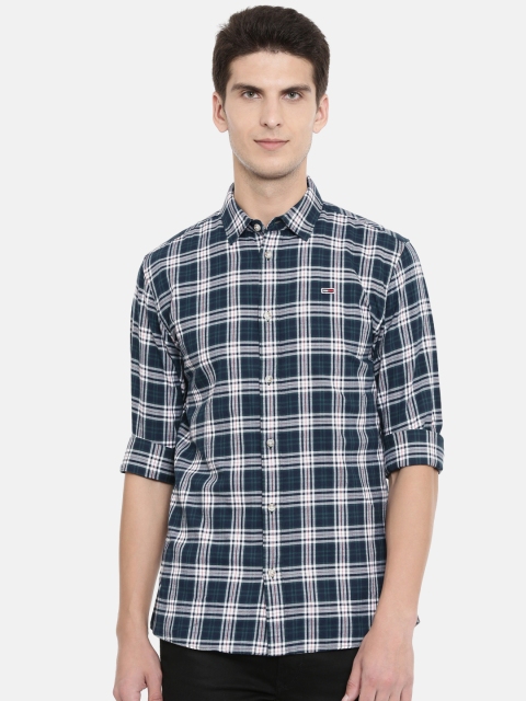 

Tommy Hilfiger Men Navy Blue & White Regular Fit Checked Casual Shirt