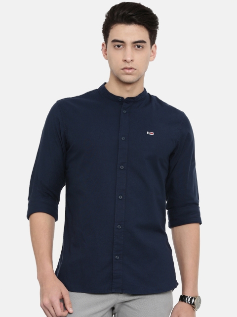 

Tommy Hilfiger Men Navy Regular Fit Solid Casual Shirt, Navy blue