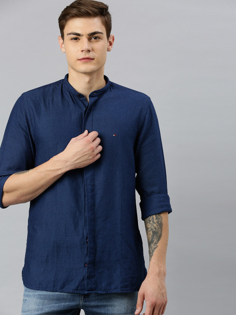 

Tommy Hilfiger Men Navy Blue Slim Fit Dobby Self Design Casual Shirt
