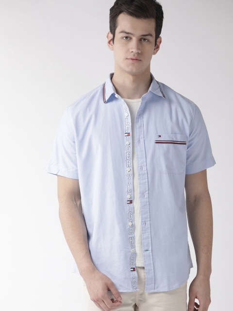 

Tommy Hilfiger Men Blue Custom Fit Solid Casual Shirt