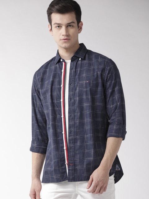 

Tommy Hilfiger Men Navy Blue & Grey Regular Fit Checked Casual Shirt