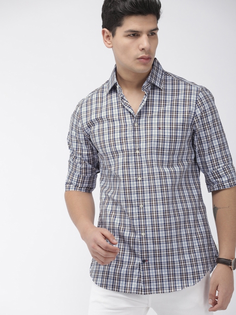 

Tommy Hilfiger Men White & Blue Regular Fit Checked Casual Shirt