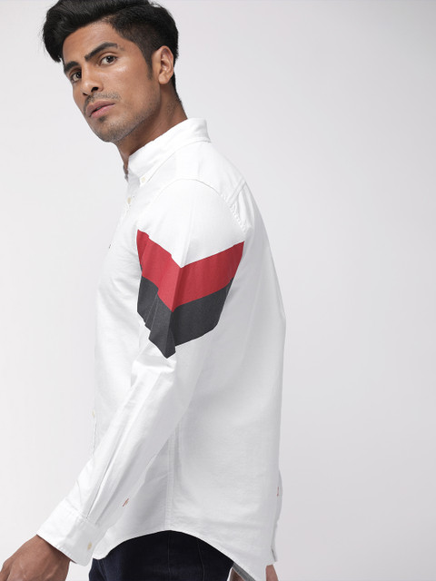 

Tommy Hilfiger Men White Custom Fit Solid Casual Shirt