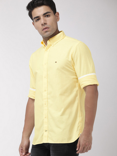 

Tommy Hilfiger Men Yellow Regular Fit Solid Casual Shirt