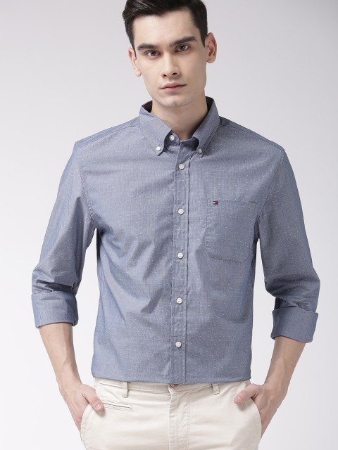 

Tommy Hilfiger Men Blue & White Regular Fit Striped Casual Shirt