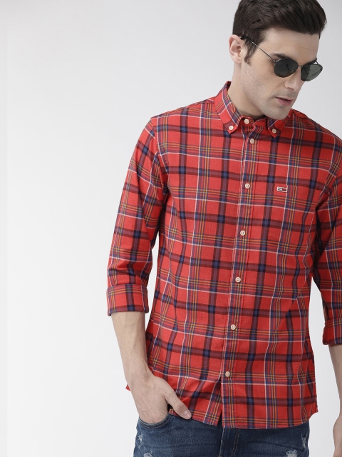 

Tommy Hilfiger Men Red & Navy Blue Checked Regular Fit Casual Shirt