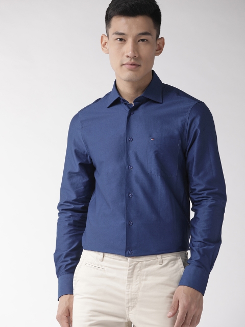 

Tommy Hilfiger Men Navy Blue Regular Fit Dual Tone Solid Party Shirt