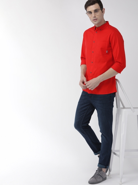 

Tommy Hilfiger Men Red Regular Fit Solid Casual Shirt