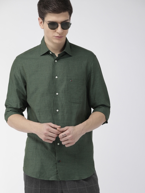 

Tommy Hilfiger Men Olive Green Regular Fit Solid Casual Shirt