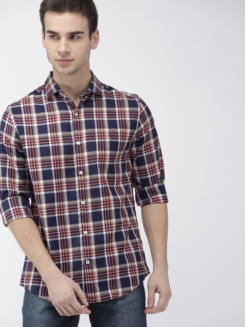 

Tommy Hilfiger Men Navy Blue & Maroon Slim Fit Checked Casual Shirt