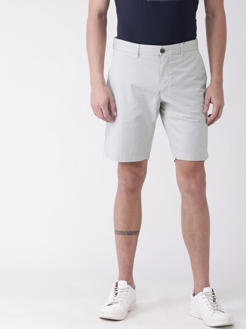 

Tommy Hilfiger Men Grey Solid Brooklyn Regular Fit Chino Shorts