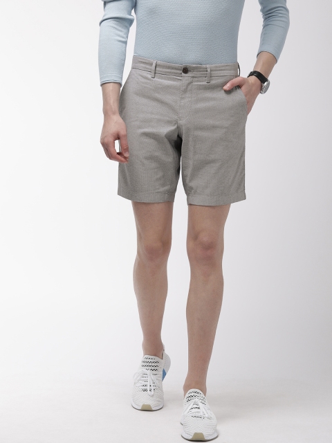

Tommy Hilfiger Men Charcoal Grey & White Self Design Regular Fit Regular Shorts