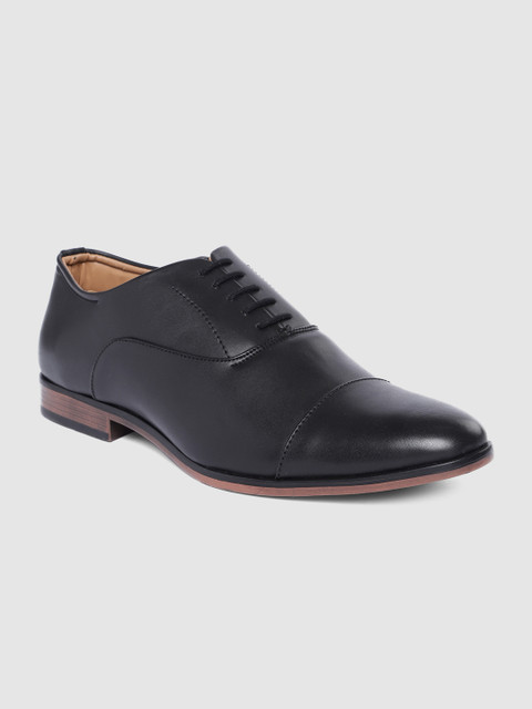 

Peter England Men Black Formal Oxfords