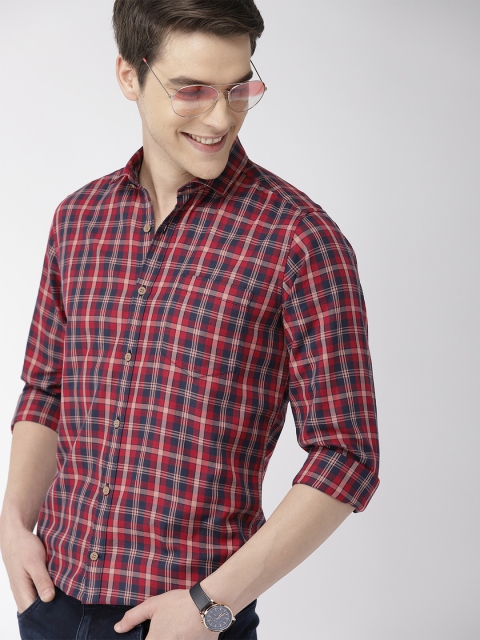

Mast & Harbour Men Navy Blue & Red Regular Fit Checked Casual Shirt