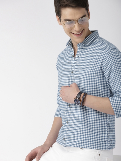 

Mast & Harbour Men Blue & White Regular Fit Checked Casual Shirt