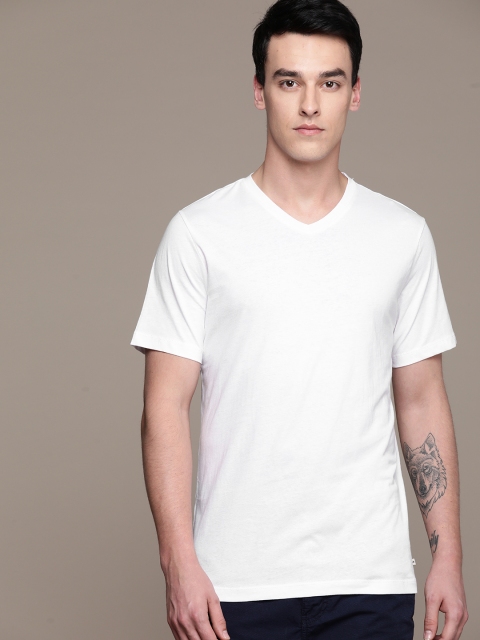 

MANGO MAN Men White Solid V-Neck T-shirt