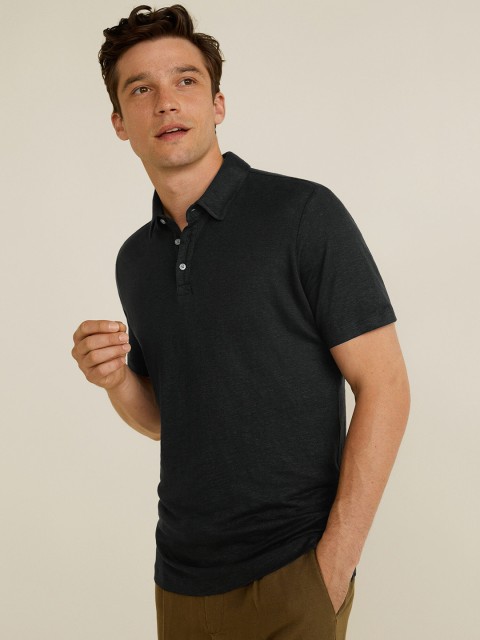 

MANGO MAN Men Black Solid Polo Collar T-shirt