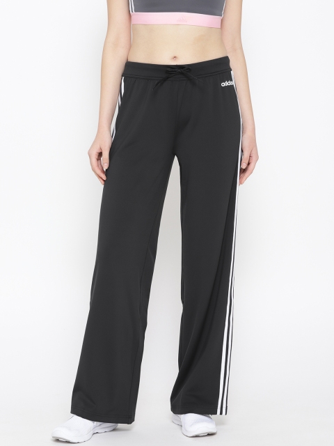 

ADIDAS Women Black Design 2 Move 3-Stripes S F K Slim Fit Solid Track Pants