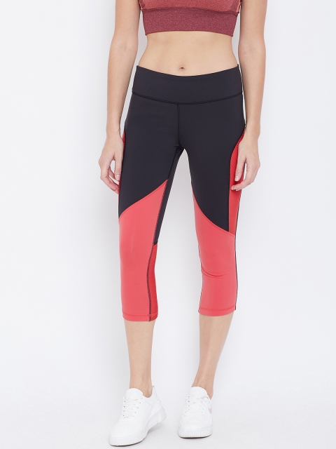 

Reebok Women Black & Red Colourblocked Cardio Lux 2.0 3/4th Length Tights