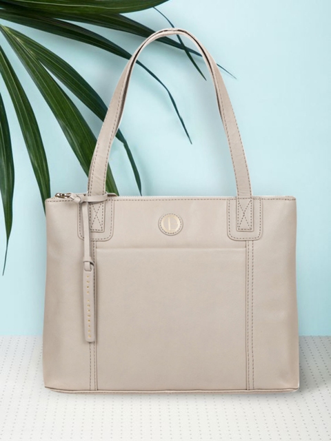 

PURE LUXURIES LONDON Women Grey Solid Genuine Leather Newark Shoulder Bag