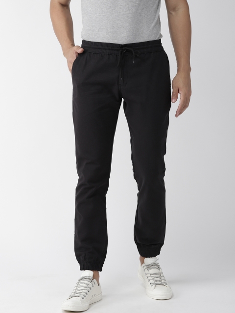 

Hubberholme Men Black Slim Fit Solid Joggers