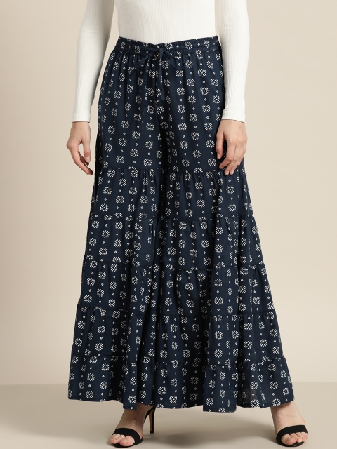 

Sangria Women Navy Blue & White Bandhani Print Flared Palazzos