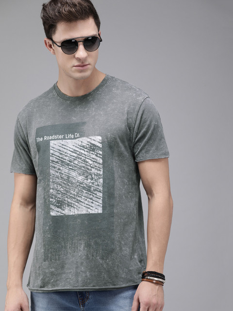 

Roadster Men Grey Printed Round Neck T-shirt
