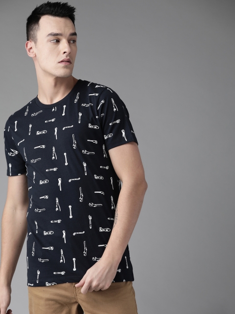

Roadster Men Navy Blue & White Printed Round Neck T-shirt