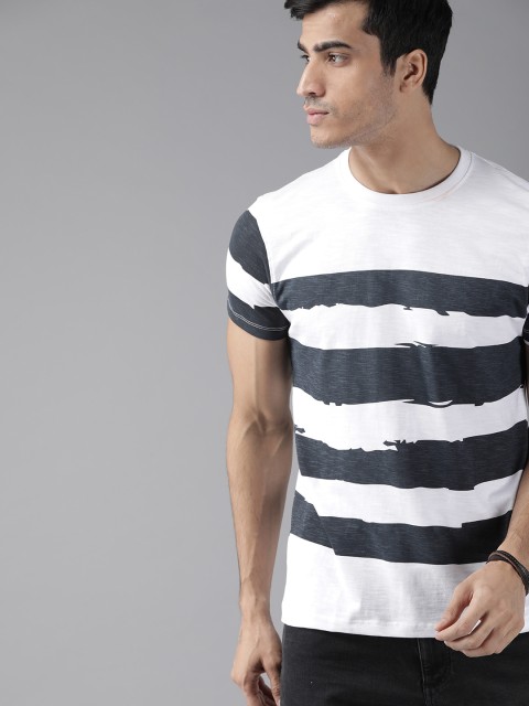 

Roadster Men White & Navy Blue Striped Round Neck T-shirt