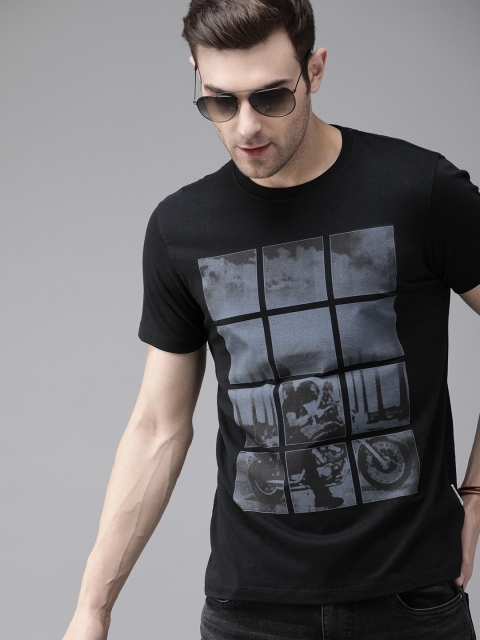 

Roadster Men Black Printed Round Neck T-shirt